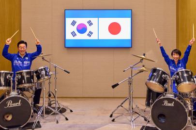 Dünya liderlerinden karşılıklı bateri şovu