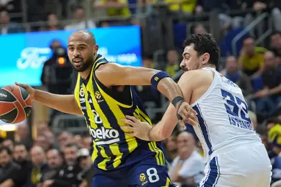 EuroLeague'de Türk derbisinde kazanan Fenerbahçe Beko!