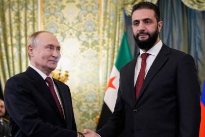 Suriye lideri Şara, Moskova'da Putin ile bir araya geldi