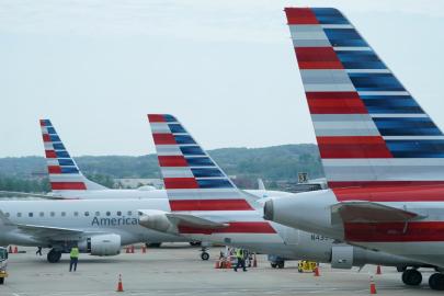American Airlines uçağında kurşun deliği tespit edildi