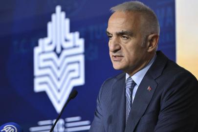 Bakan Ersoy: 6 ülkede 12 bin 420 kardeşimizle iftar sofralarında buluşacağız