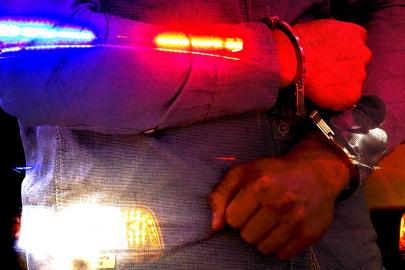 Bıçaklanan gencin ailesini tehdit eden 3 zanlı tutuklandı