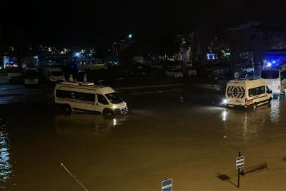 Çanakkale'de sağanak: Kepez Çayı taştı, Sarıçay'ın debisi yükseldi