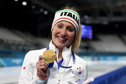 Francesca Lollobrigida'dan sürat pateninde altın madalya!