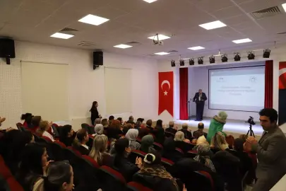 Gölbaşı'nda öğretmenlere yönelik Yapay Zeka Kullanım Eğitimi Programı düzenlendi