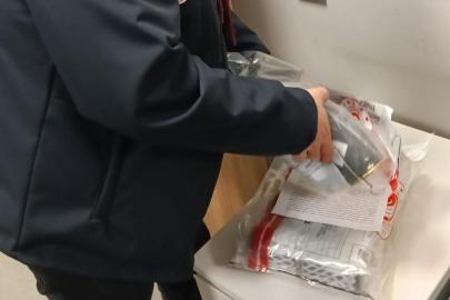 İstanbul Havalimanı'nda kaçak 13 kilogram mersin balığı havyarı ele geçirildi