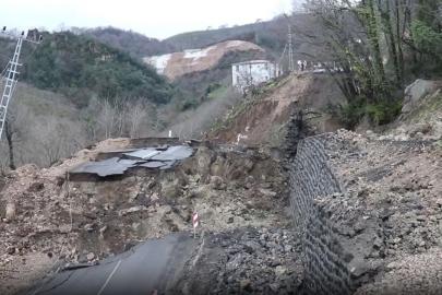 Ordu'da heyelan: İstinat duvarı yıkıldı, yol çöktü