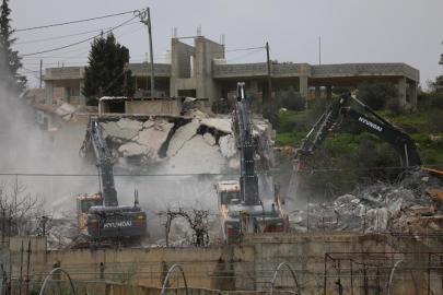 Soykırımcı İsrail, 2026'nın başından beri Batı Şeria'da Filistinlilere ait 312 yapıyı yıktı