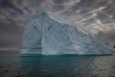 Tehlikeli hız: Buzullar günde 60 metre ilerleyebiliyor