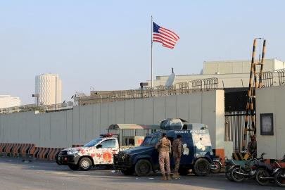 ABD birlikleri, Karaçi'deki konsolosluğa saldıran protestoculara ateş açtı