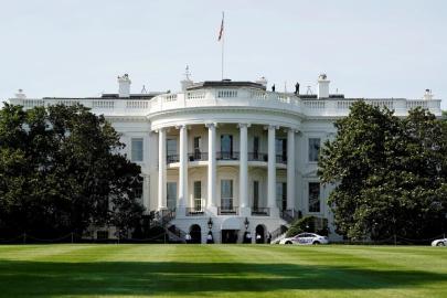 ABD'de Beyaz Saray'ın yakınlarındaki barikata çarpan minibüsün sürücüsü gözaltına alındı