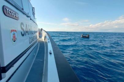 Antalya açıklarında düzensiz göçmenleri taşıyan bot battı