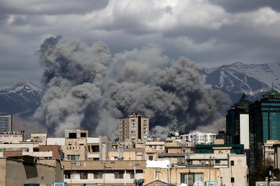 İranlı yetkili: Düşman önümüzdeki günlerde mecburen savaşı durdurmak zorunda kalacak