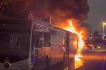 İstanbul'da metrobüsün motorunda yangın