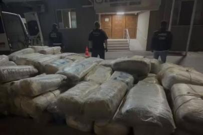 İzmir'de 1 ton 346 kilogram uyuşturucu ele geçirildi