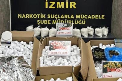 İzmirde 366 bin 400 uyuşturucu hap ele geçirildi