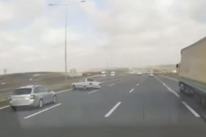 Makas atan sürücü bariyere çarptı: O anlar kamerada