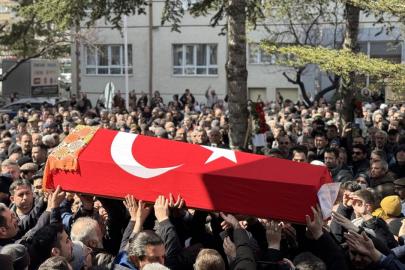 Öğrencinin saldırısında yaşamını yitiren öğretmenin cenazesi defnedildi