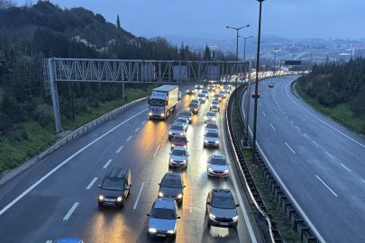 Yollarda bayram tatilinden dönüş yoğunluğu başladı