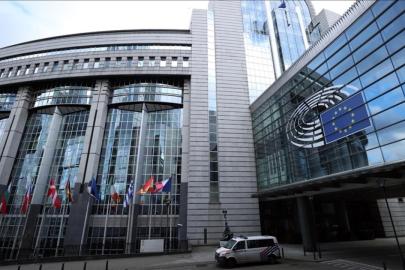 AB kurumları, resmi yazışmalarda yapay zeka görsel kullanımını yasakladı