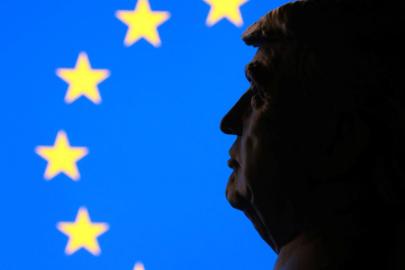 AB üyesi 6 ülkede yapılan ankete göre ABD, müttefikten çok tehdit olarak görülüyor