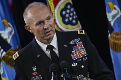 ABD'de Kara Kuvvetleri Komutanının yanı sıra iki generalin görevden alındığı iddia edildi