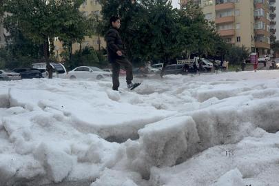 Adana'da sağanak ve dolu hayatı olumsuz etkiledi