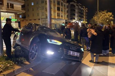 Ankara'da iki ayrı trafik kazasında 4 kişi yaralandı