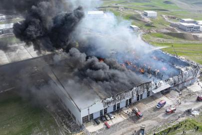 Ankara'da mobilya deposunda yangın