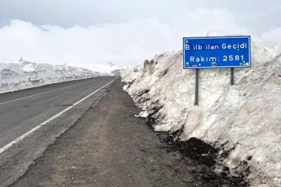 ArdahanArdanuç kara yolu kar nedeniyle ulaşıma kapatıldı