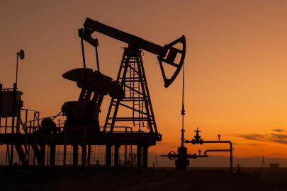 Brent petrolünün fiyatı 98,40 dolardan işlem görüyor