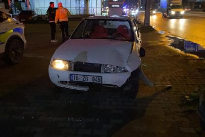 Bursa'da telefonunu almak isteyen yayaya otomobil çarptı