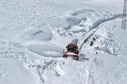 Doğuda kış geri döndü: 82 yol ulaşıma kapandı