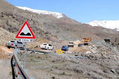 HakkariVan kara yolunda ulaşım kontrollü sağlanıyor