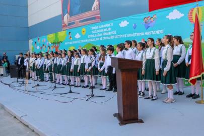 Hastanede tedavi gören çocuklara 23 Nisan sürprizi