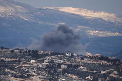 İşgalci İsrail ateşkese rağmen Lübnan'ın güneyindeki saldırılarını sürdürüyor