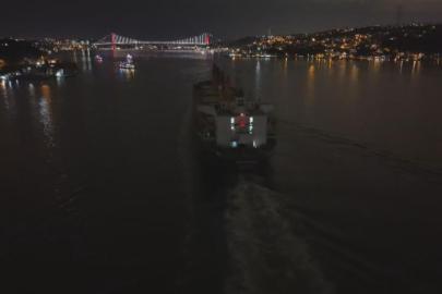 İstanbul Boğazı'nda gemi trafiği askıya alındı