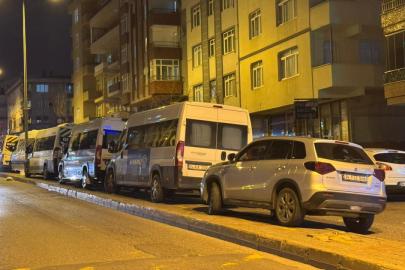 İstanbulda direksiyon çilesi katlanıyor: Trafik bitiyor, park mücadelesi başlıyor