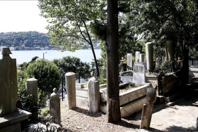İstanbul'da mezarlıklar 7/24 kamerayla izlenecek