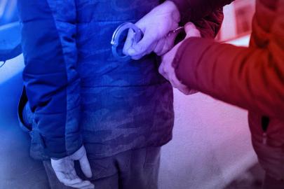 İstanbul'daki uyuşturucu soruşturmasında gözaltına alınan 8 kişi tutuklandı