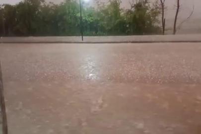 Osmaniye'de sağanak ve dolu: Yollar göle döndü