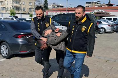 Pastanede cep telefonu çaldı, görünce dayanamıyorum dedi