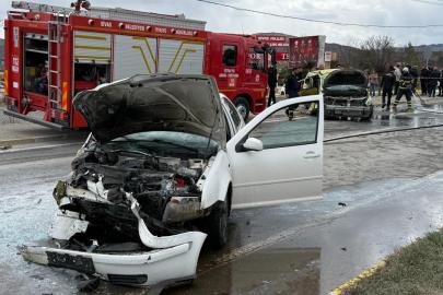 Sivas'ta taksi ile otomobil çarpıştı: 4'ü futbolcu 6 kişi yaralandı