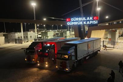 Türkiye'den tıbbi malzeme taşıyan 3 yardım tırı İran'a geçti