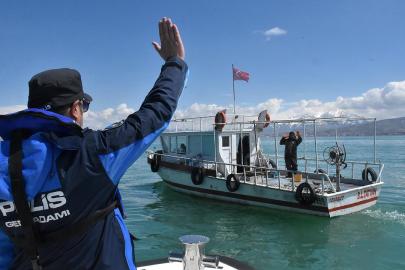 Van Gölü'nde inci kefali seferberliği: 24 saat denetim