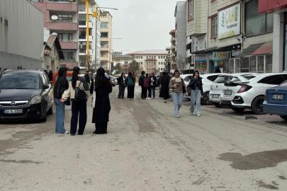 Van'da 5,2 büyüklüğünde deprem oldu