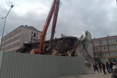 Yıkım kurallarına uymayan firma cezasız kalmadı