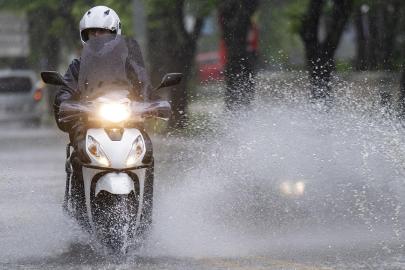 8 il için sarı uyarı: Kuvvetli yağışa dikkat