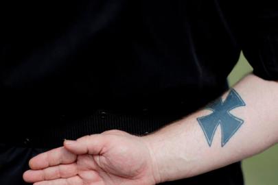 Almanya'da neoNazi gruplarına polis baskını