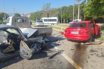 Bursa'da zincirleme kaza: 1 ölü, 4 yaralı